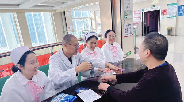  医德为尺  医心为守(图6)