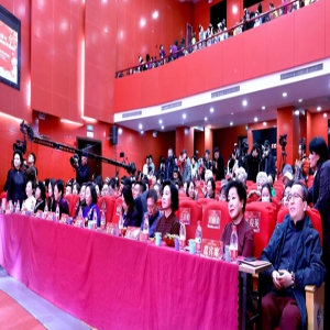 <strong>和光同春·万物盛开</strong>